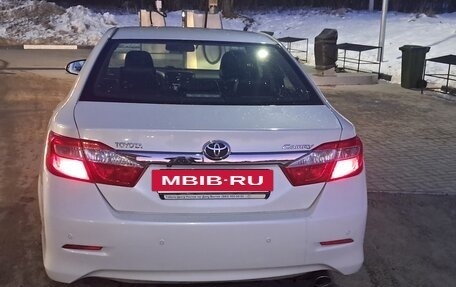 Toyota Camry, 2011 год, 2 000 000 рублей, 3 фотография