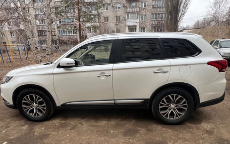 Mitsubishi Outlander III рестайлинг 3, 2015 год, 1 755 000 рублей, 1 фотография