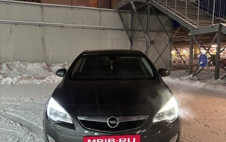 Opel Astra J, 2011 год, 650 000 рублей, 3 фотография