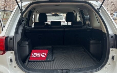 Mitsubishi Outlander III рестайлинг 3, 2015 год, 1 755 000 рублей, 4 фотография