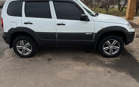 Chevrolet Niva I рестайлинг, 2014 год, 650 000 рублей, 6 фотография