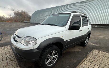 Chevrolet Niva I рестайлинг, 2014 год, 650 000 рублей, 3 фотография