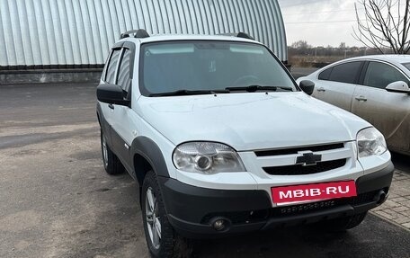 Chevrolet Niva I рестайлинг, 2014 год, 650 000 рублей, 2 фотография