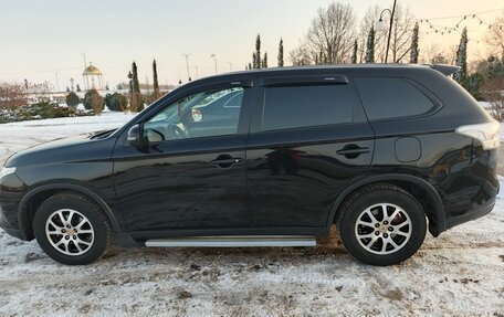 Mitsubishi Outlander III рестайлинг 3, 2014 год, 1 780 000 рублей, 2 фотография