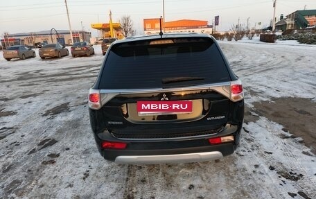 Mitsubishi Outlander III рестайлинг 3, 2014 год, 1 780 000 рублей, 5 фотография