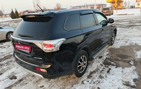 Mitsubishi Outlander III рестайлинг 3, 2014 год, 1 780 000 рублей, 6 фотография