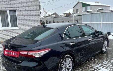 Toyota Camry, 2018 год, 2 999 000 рублей, 3 фотография