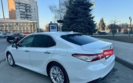 Toyota Camry, 2020 год, 3 270 000 рублей, 8 фотография