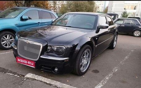 Chrysler 300C II, 2004 год, 990 000 рублей, 1 фотография