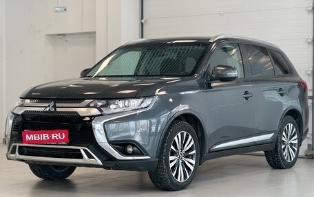 Mitsubishi Outlander III рестайлинг 3, 2019 год, 2 500 000 рублей, 1 фотография