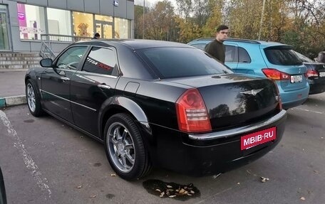 Chrysler 300C II, 2004 год, 990 000 рублей, 4 фотография