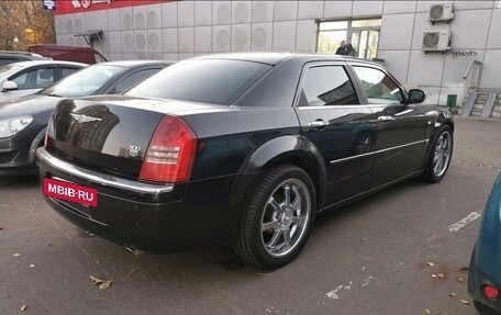 Chrysler 300C II, 2004 год, 990 000 рублей, 5 фотография