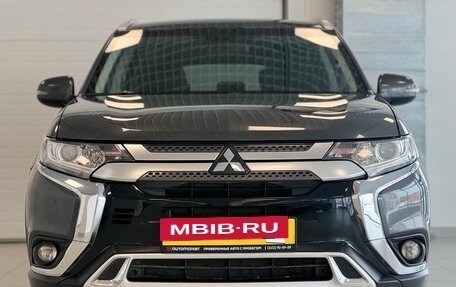 Mitsubishi Outlander III рестайлинг 3, 2019 год, 2 500 000 рублей, 2 фотография