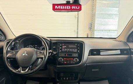 Mitsubishi Outlander III рестайлинг 3, 2019 год, 2 500 000 рублей, 19 фотография