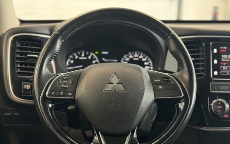 Mitsubishi Outlander III рестайлинг 3, 2019 год, 2 500 000 рублей, 24 фотография