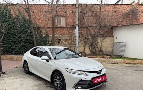 Toyota Camry, 2021 год, 3 650 000 рублей, 6 фотография