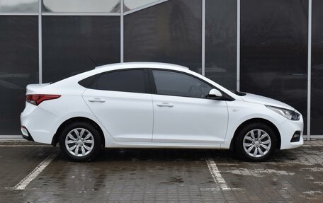 Hyundai Solaris II рестайлинг, 2019 год, 1 370 000 рублей, 5 фотография