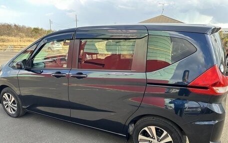 Honda Freed II, 2022 год, 1 800 000 рублей, 7 фотография