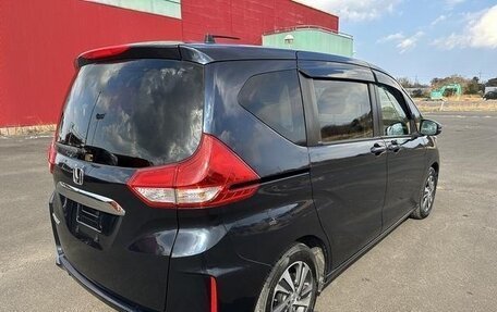 Honda Freed II, 2022 год, 1 800 000 рублей, 4 фотография