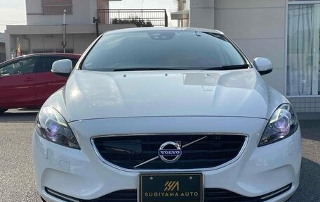 Volvo V40 II рестайлинг, 2014 год, 910 000 рублей, 3 фотография