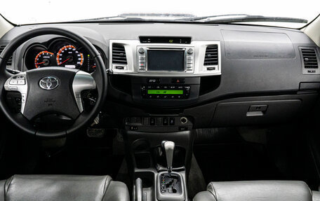 Toyota Hilux VII, 2013 год, 1 680 000 рублей, 18 фотография