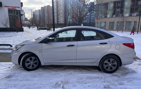 Hyundai Solaris II рестайлинг, 2012 год, 825 000 рублей, 4 фотография