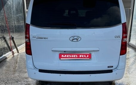 Hyundai Grand Starex Grand Starex I рестайлинг 2, 2014 год, 1 250 000 рублей, 3 фотография