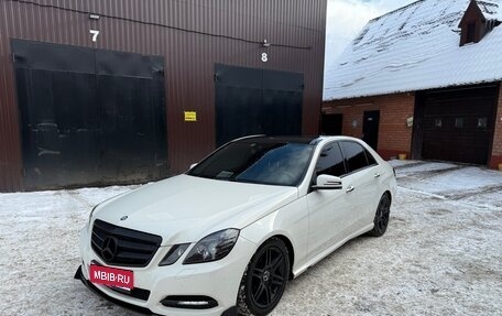 Mercedes-Benz E-Класс, 2011 год, 1 350 000 рублей, 1 фотография