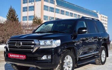 Toyota Land Cruiser 200, 2019 год, 7 340 000 рублей, 2 фотография