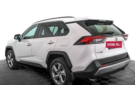 Toyota RAV4, 2021 год, 3 350 000 рублей, 7 фотография