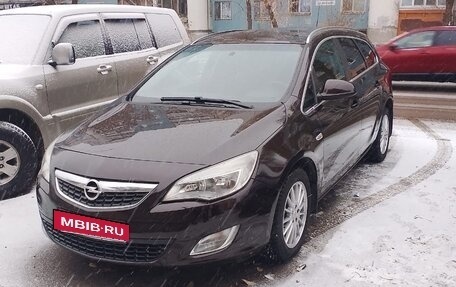 Opel Astra J, 2012 год, 870 000 рублей, 2 фотография