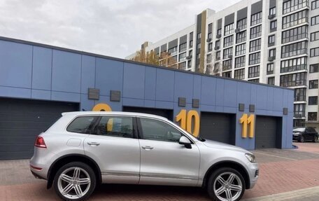 Volkswagen Touareg III, 2011 год, 2 500 000 рублей, 3 фотография