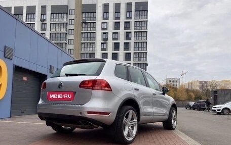 Volkswagen Touareg III, 2011 год, 2 500 000 рублей, 2 фотография