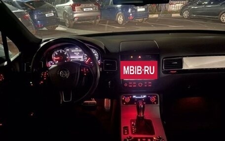 Volkswagen Touareg III, 2011 год, 2 500 000 рублей, 4 фотография