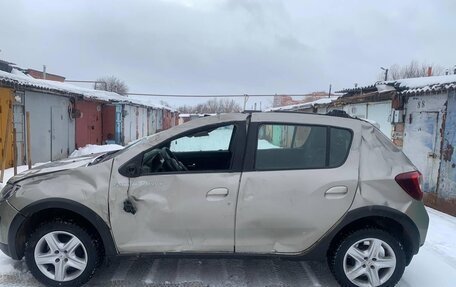 Renault Sandero II рестайлинг, 2015 год, 350 000 рублей, 3 фотография