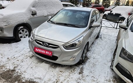 Hyundai Solaris II рестайлинг, 2013 год, 950 000 рублей, 1 фотография