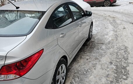 Hyundai Solaris II рестайлинг, 2013 год, 950 000 рублей, 3 фотография