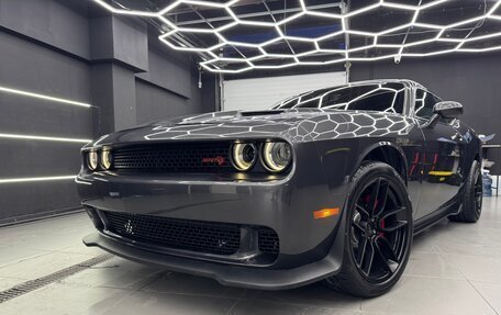 Dodge Challenger III рестайлинг 2, 2018 год, 3 500 000 рублей, 1 фотография