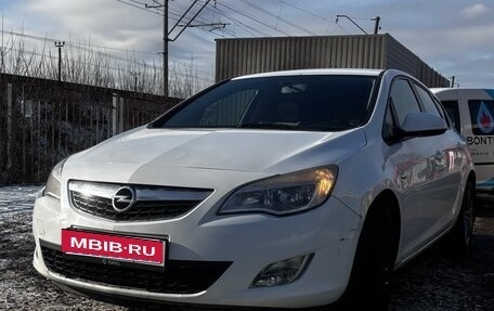 Opel Astra J, 2012 год, 730 000 рублей, 1 фотография