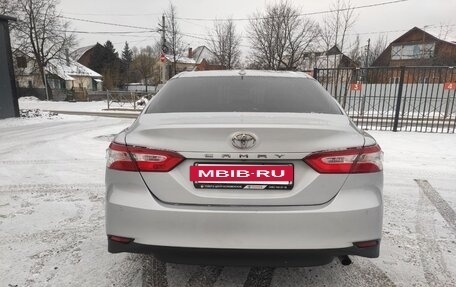 Toyota Camry, 2020 год, 2 900 000 рублей, 4 фотография