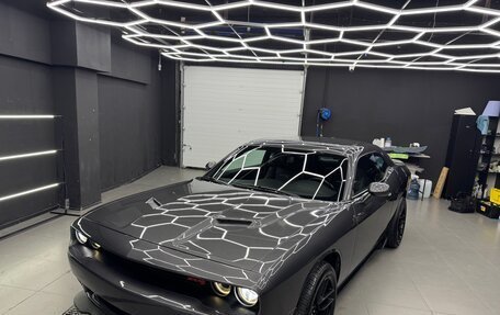 Dodge Challenger III рестайлинг 2, 2018 год, 3 500 000 рублей, 12 фотография