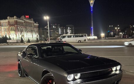 Dodge Challenger III рестайлинг 2, 2018 год, 3 500 000 рублей, 15 фотография