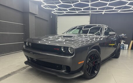 Dodge Challenger III рестайлинг 2, 2018 год, 3 500 000 рублей, 31 фотография