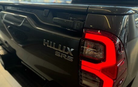 Toyota Hilux VIII, 2022 год, 6 200 000 рублей, 8 фотография