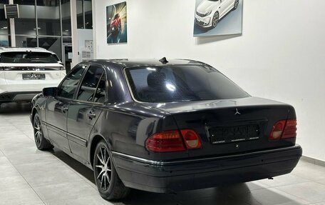 Mercedes-Benz E-Класс, 1996 год, 339 900 рублей, 3 фотография