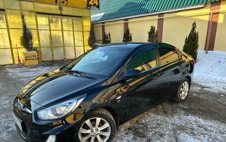 Hyundai Solaris II рестайлинг, 2014 год, 799 990 рублей, 39 фотография