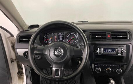 Volkswagen Jetta VI, 2013 год, 970 000 рублей, 16 фотография