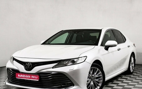 Toyota Camry, 2018 год, 3 248 000 рублей, 1 фотография