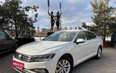 Volkswagen Passat B8 рестайлинг, 2020 год, 2 739 000 рублей, 2 фотография