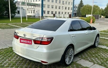 Toyota Camry, 2016 год, 2 300 000 рублей, 4 фотография